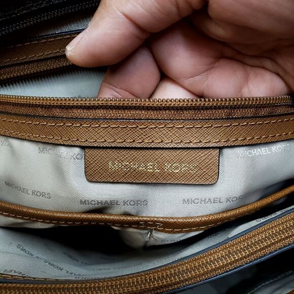 MICHAEL KORS Jet Set Signature Brown Tote Bag - Picture 7 of 14